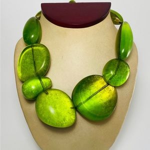 MONIES APPLE GREEN CHUNKY NECKLACE & OVER SIZED RING SZ. 8 (Fits like 7)